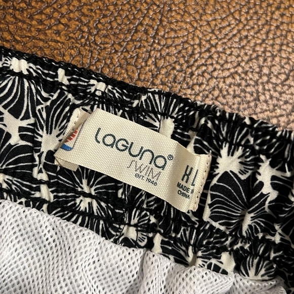 Brand New Laguna Swimwear UPF 50+ Relaxed Fit Quick Dry Shorts does Land or Sea! - Picture 9 of 9